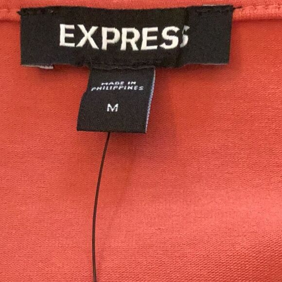 Express Twist Front Top - Picture 4 of 6